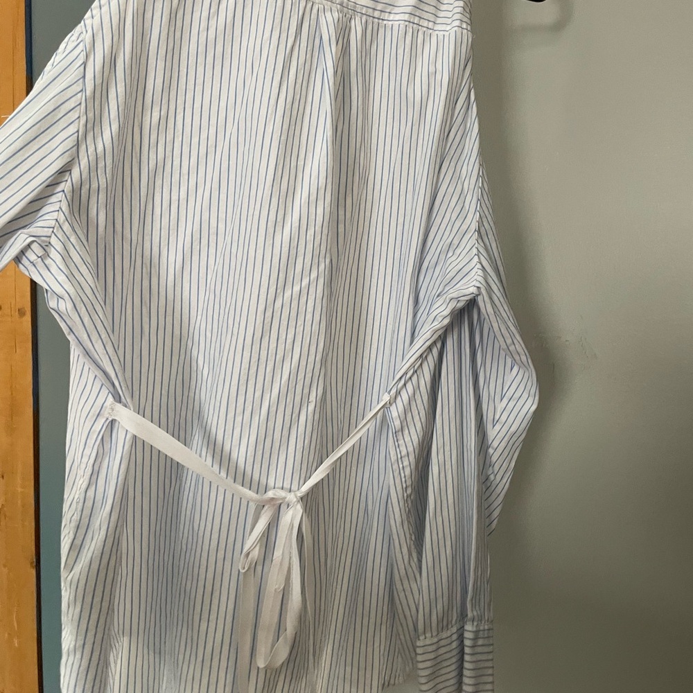 Open shoulder collared top - Picture 6 of 9